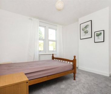 2 bedroom end of terrace house to rent - Photo 3