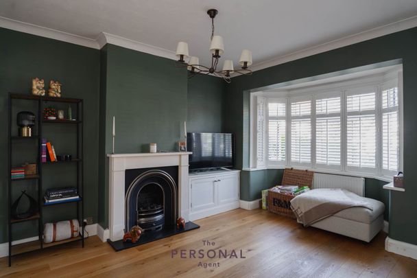 Clandon Close, Epsom - Photo 1