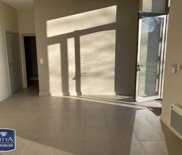 Location Appartement 2 pièces 55m² FONTENAY LE COMTE 85200 - Photo 6