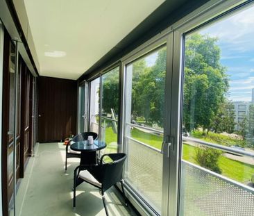 "Grossräumige, helle Wohnung mit Balkon und herrlicher Aussicht" - Photo 5