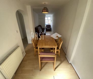 4 bedroom semi-detached house to rent - Photo 3