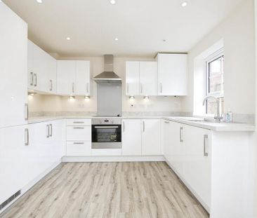 3 bedroom semi-detached house to rent - Photo 3