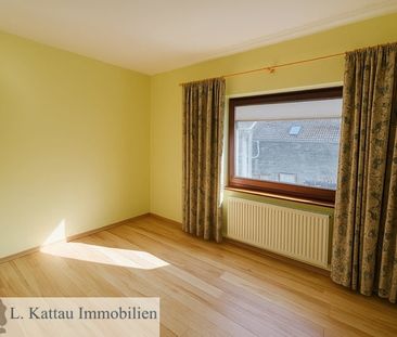 M 18 BOCKHORN -gepflegte 3 Zimmerwohnung im Obergeschoss eines Zwei... - Photo 1