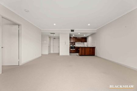 Ground floor courtyard apartment in The National - Photo 2