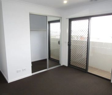 “As New Modern Townhouse” - Photo 1