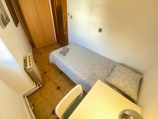 Calle del Puerto de Pajares, Madrid, Community of Madrid 28053 - Foto 1