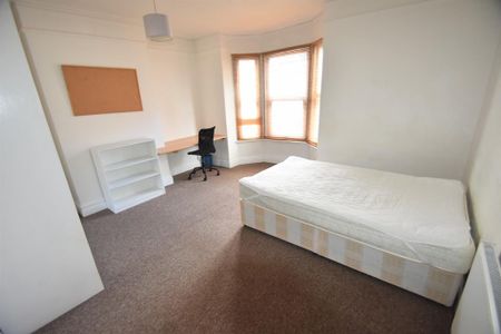 4 bedroom terraced house to rent - Photo 3