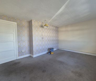 Queensway, Wollescote, Stourbridge, DY9 - Photo 2