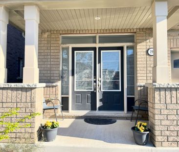 For Lease - 199 Windfields Farm Drive, Oshawa, Ontario - Photo 3