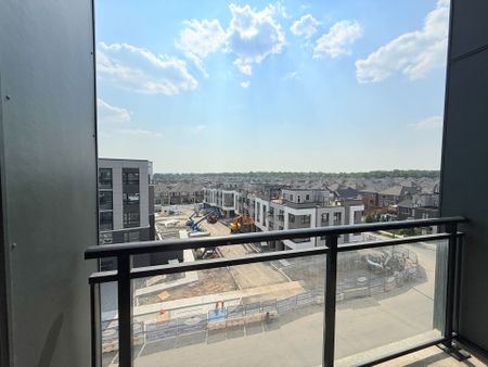 For Lease - 3265 Carding Mill Trail Unit# 517, Oakville, Ontario - Photo 5