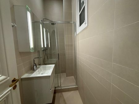 location Appartement T7 DE 189.4m² À PARIS - Photo 5