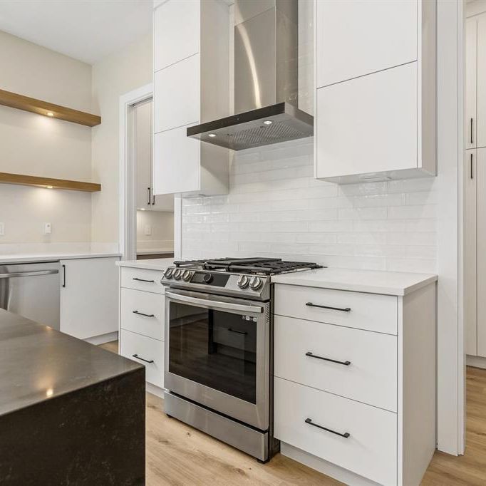 Stunning Upper Corner Lot - Photo 1
