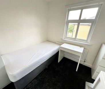4 bedroom house to rent - Photo 2
