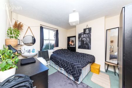 5 bedroom terraced house to rent - Photo 4