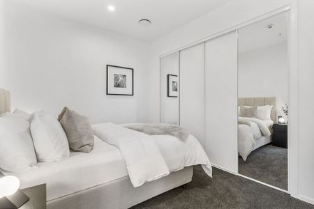 NYC Style 1 Bedroom Apartment - Pet Friendly - Photo 3