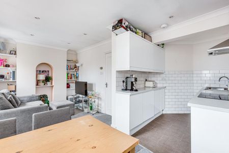 1 bedroom flat to rent - Photo 2