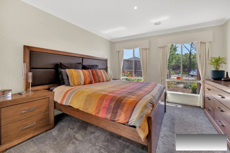 Your Family Haven in a Peaceful Tarneit Court! - Photo 4