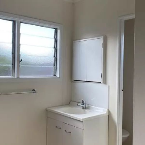 Epsom - One bedroom unit - Photo 1