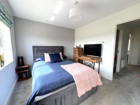 3 bedroom semi-detached house to rent - Photo 3