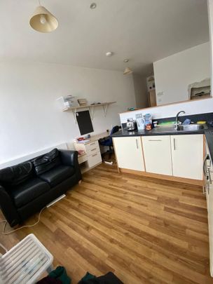 Studio to rent - Photo 1