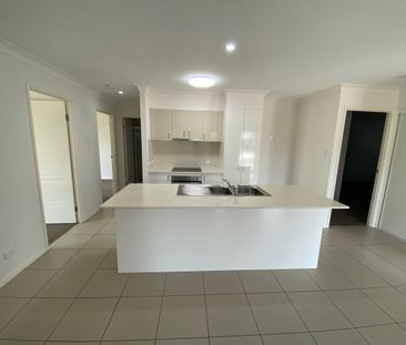 Comfortable Modern Home in Pimpama! - Photo 2