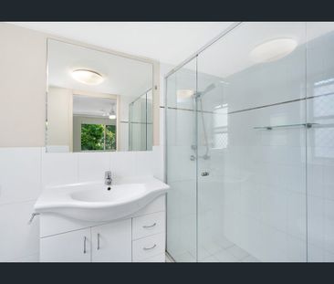 SPACIOUS GROUND FLOOR CITY LIVING - Photo 5