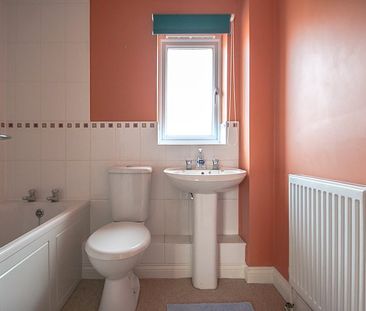 4 bedroom house to rent Collingwood Drive, Longstanton, Cambridge, ... - Photo 4