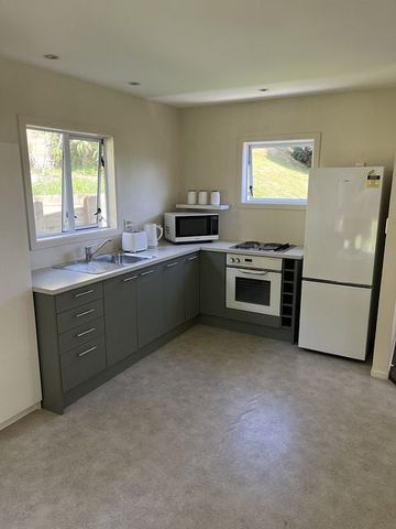 Sunny 2BR Flat in Porirua - Photo 4