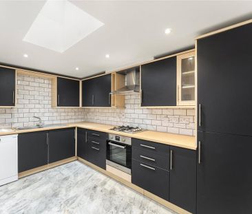 3 bedroom flat to rent - Photo 5