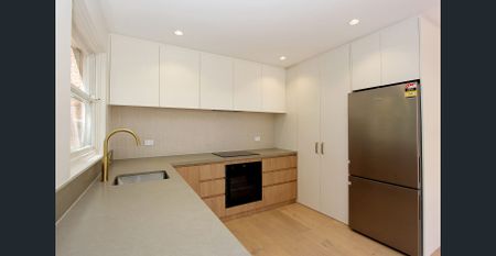 Stylish, Sunlit Living in the Heart of Artarmon - Photo 4