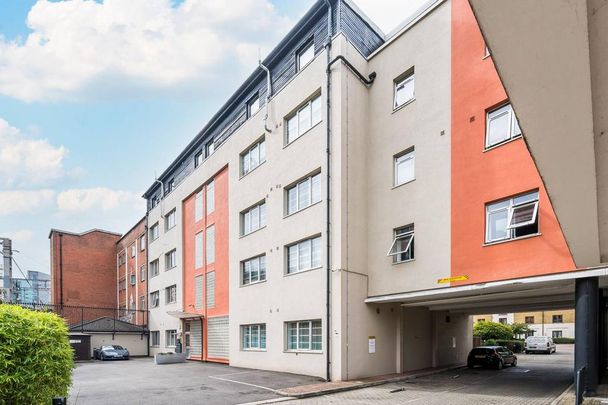 2 bedroom flat to rent - Photo 1