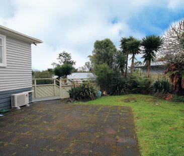 Unit 1, 1 Wattle Road, Sunnyvale, Auckland - Photo 3