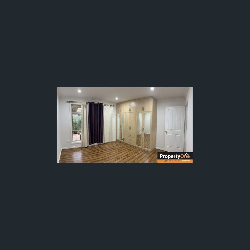 Comfort Meets Convenience – Stylish Home Ready to Move In! - Photo 1