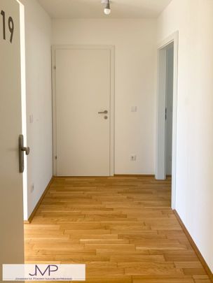 Wunderschöne 2-Zimmer Dachgeschosswohnung, Nibelungenviertel, Nähe Lugner City und Bundesportzentrum Schmelz - Photo 1