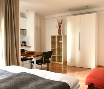 Kwartier Latäng: Schick möbliertes Apartment mit Balkon - Photo 1