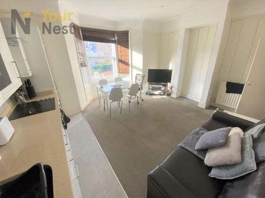 3 bedroom apartment to rent - Photo 1