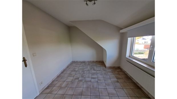 Een mooi gerenoveerd appartement met garage - Photo 1