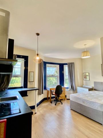 Room in a Shared House, Portswood Road, SO17 - Photo 2