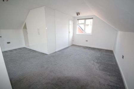 4 bedroom detached house to rent - Photo 3