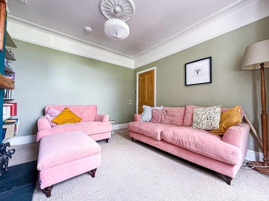 4 bedroom terraced house to rent - Photo 1