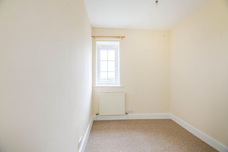3 bedroom semi-detached house to rent - Photo 3