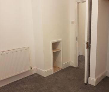 4 Bed Terraced House, Woodside Road, SO17 - Photo 2