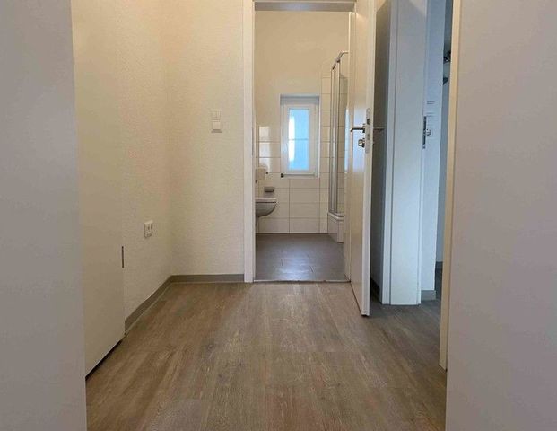 Direkt am Wald: Wunderschöne 2 Zimmer Wohnung in frisch modernisierter Wohnsiedlung - Photo 1