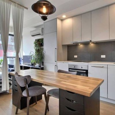 Montreal Furnished Condo Rental- Bright, Modern 1 Bed Suite, City View - Photo 1