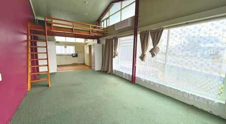 Cosy Studio Flat with Mezzanine and Courtyard - Photo 2