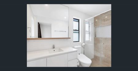 LARGE UPDATED 3 BEDROOM TOWNHOUSE IN THE HEART OF ROBINA - Photo 3