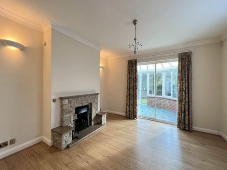 5 Bedroom House - Photo 3