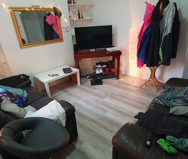 4 bedroom house to rent - Photo 2