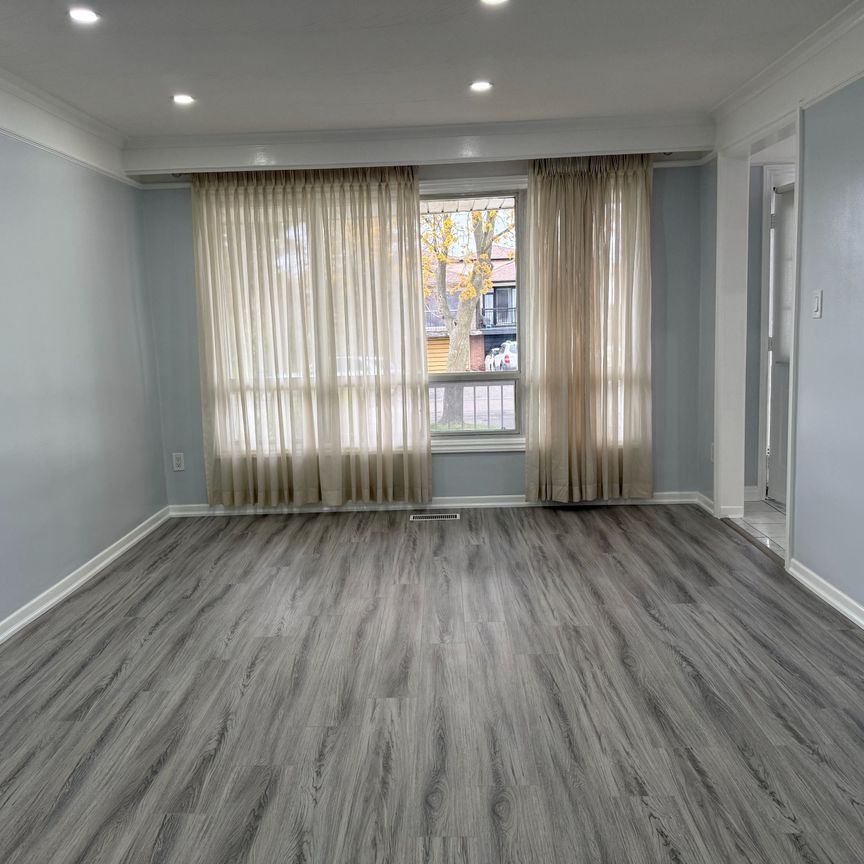 For Lease - 3172 Mallbridge Crescent, Mississauga, Ontario - Photo 1