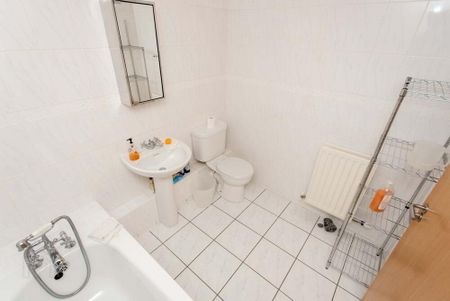 Apt 63 17, Queens Square, Belfast, BT1 3FF - Photo 4